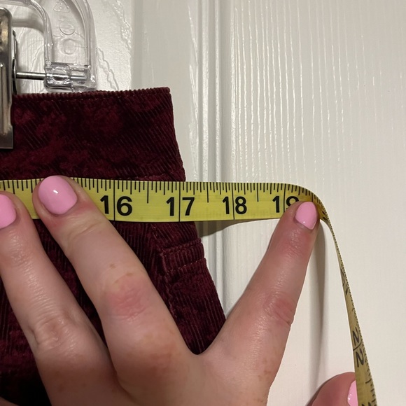 Burgundy corduroy print mini skirt - Picture 8 of 8